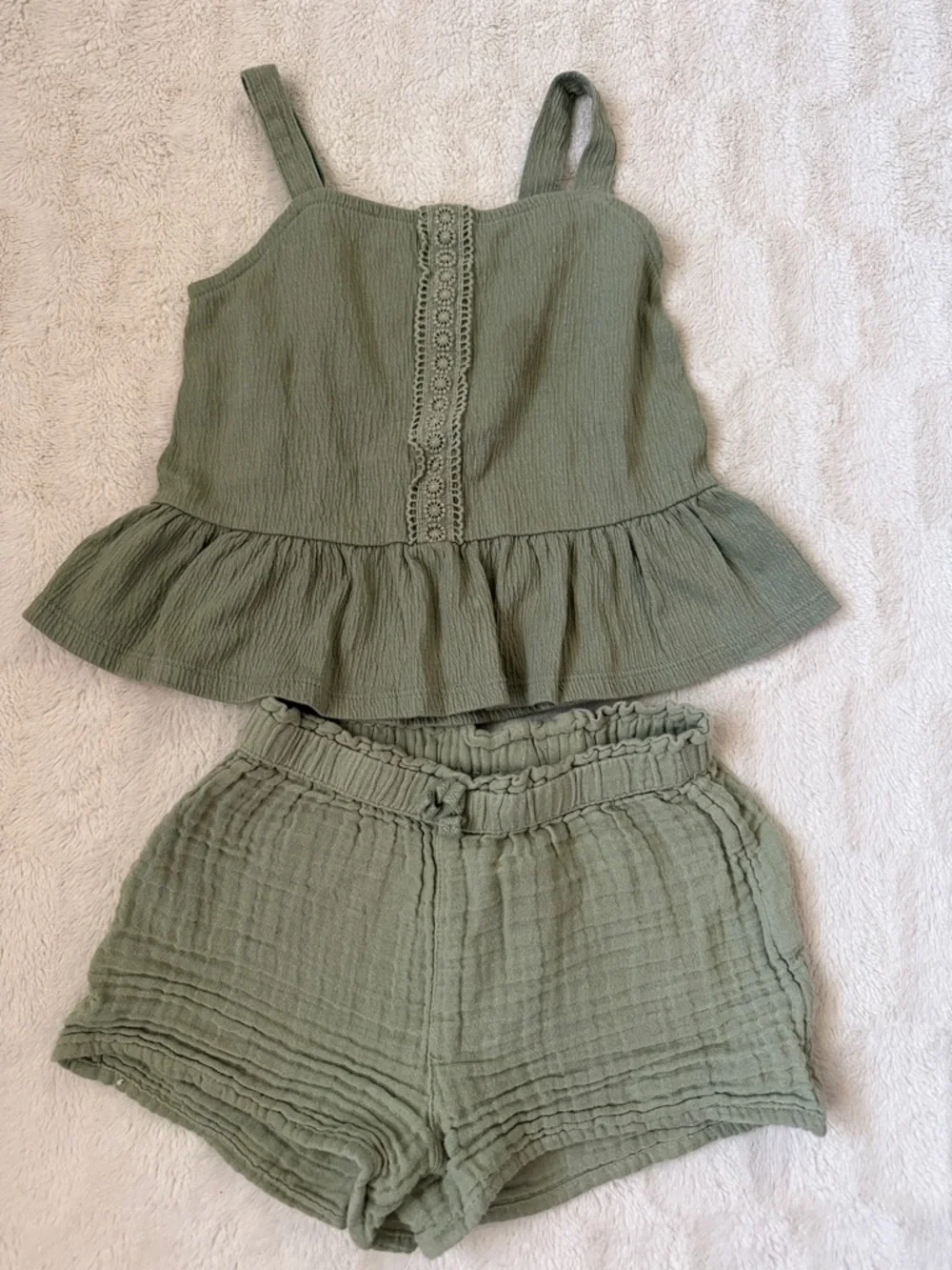 3-piece bundle; olives and lemon girls 3T - Picture 2 of 8